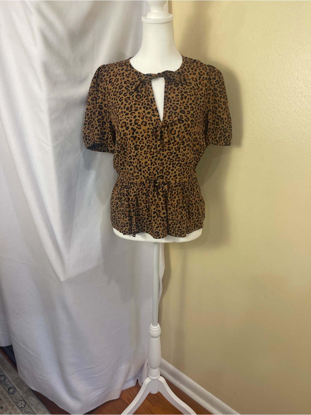 J.Crew Women’s Leopard Print Peplum Bow Tie Top Size 4 XS Puff Short Sleeves NWT